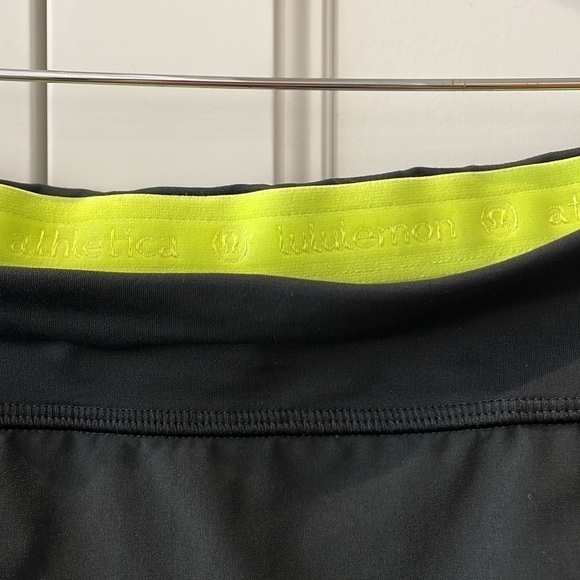 Lululemon Black Ruffled Skirt—Great Fabric & Style—Great Condition!! Size 8 - Picture 4 of 8